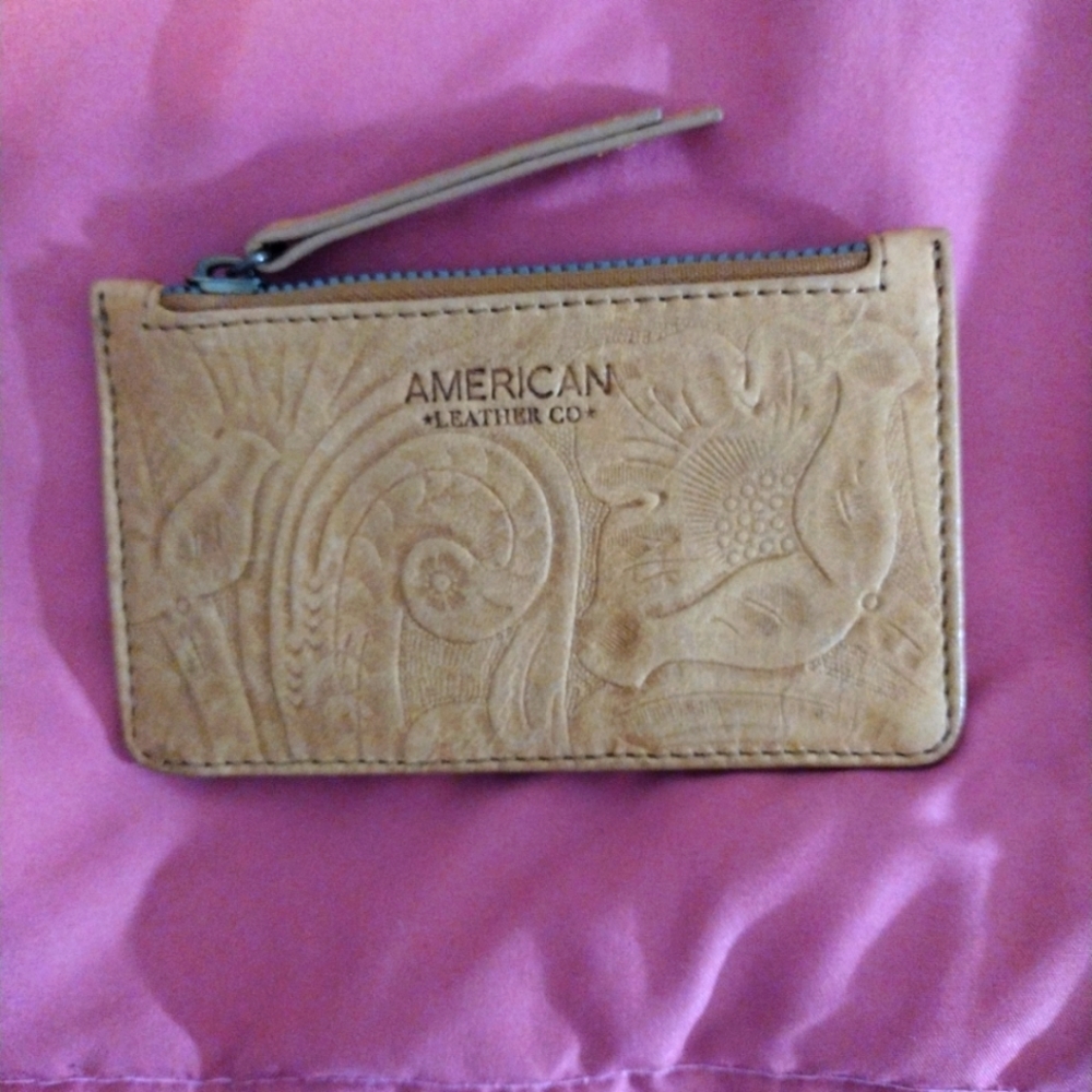 New American Leather Co. Liberty Wallet in Cafe Latte
